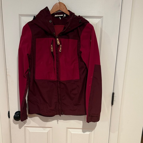 Fjallraven Jackets & Blazers - Fjallraven G1000 Women's Jacket in Red and Burgundy